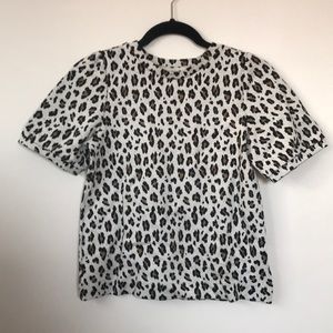 Animal print short sleeve sweater. Petite XS